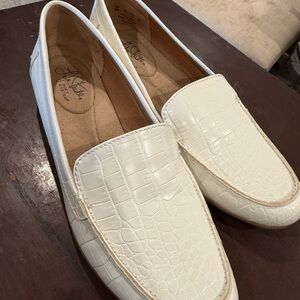 NWOT White Loafers